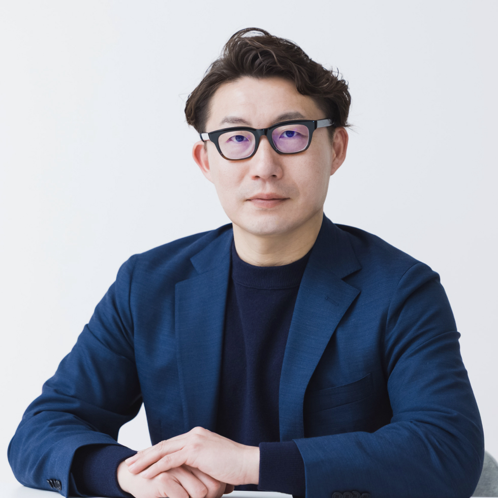 株式会社リーピーの16職種が、<br />
多彩な視点で企業の課題を解く。